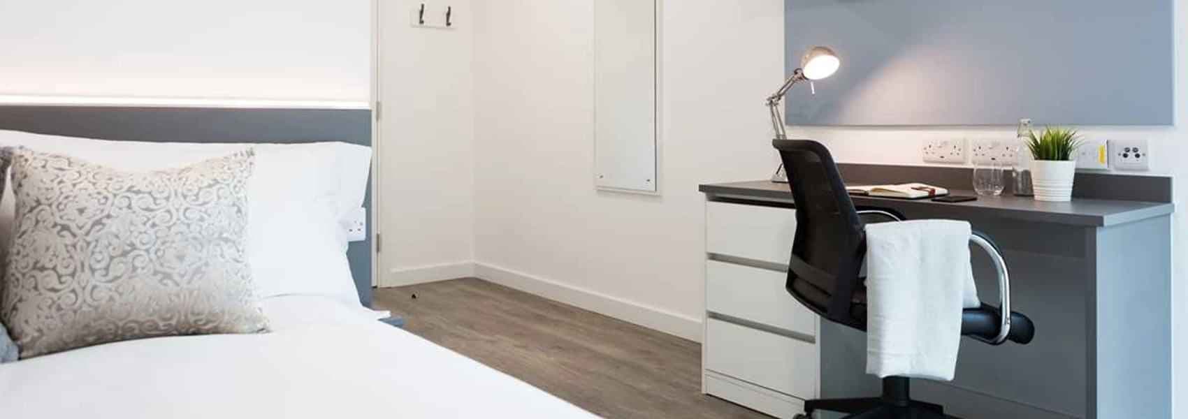 Silver Ensuite Lower Level Street View - Image 1