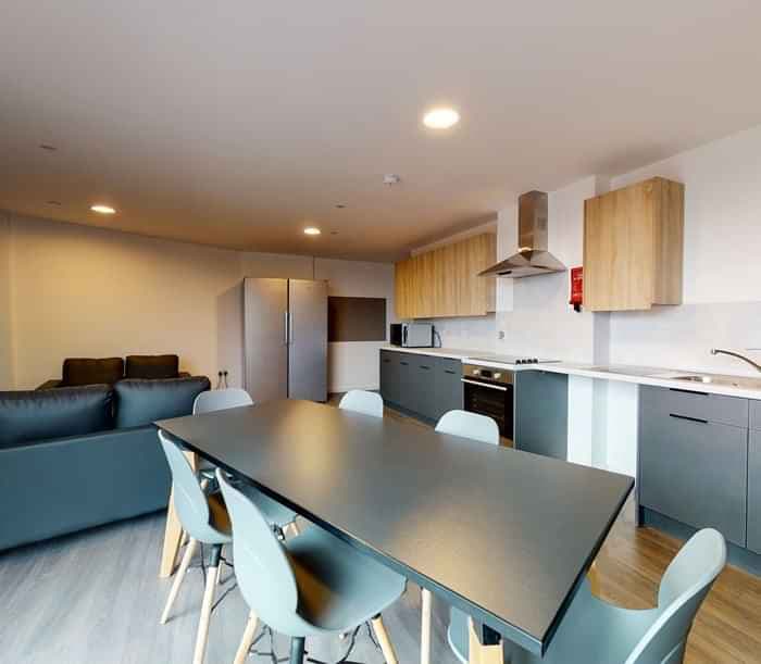 Bronze Ensuite Mid, XI - Image 2