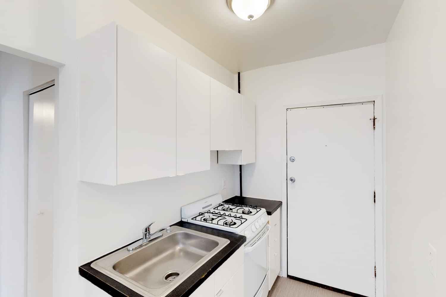 Studio Apartment - Image 5