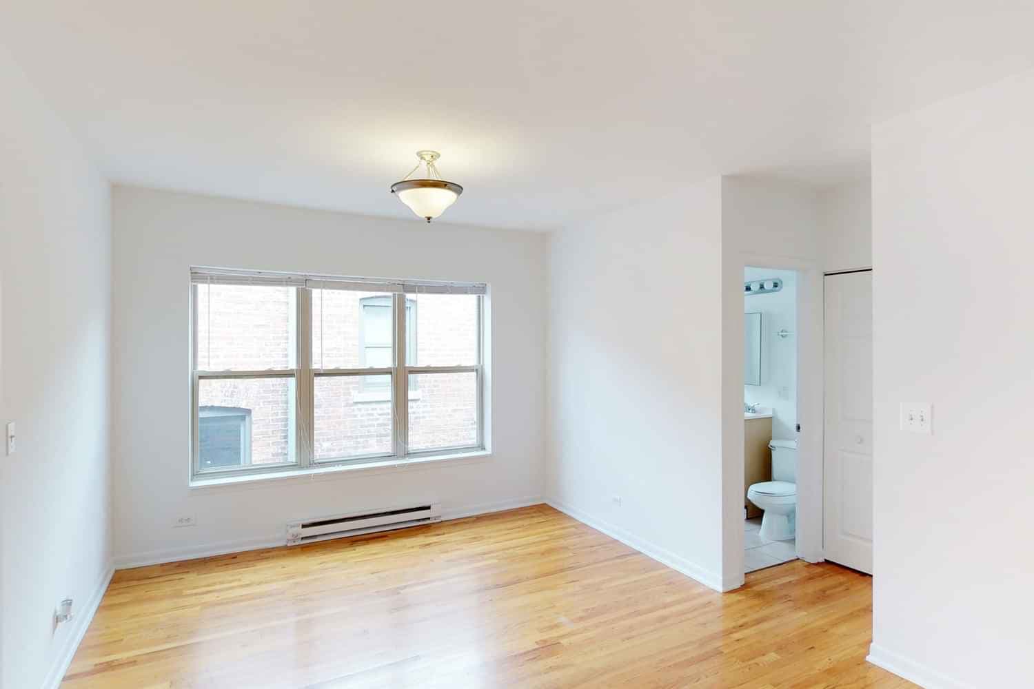 One Bedroom Apartment - Image 1