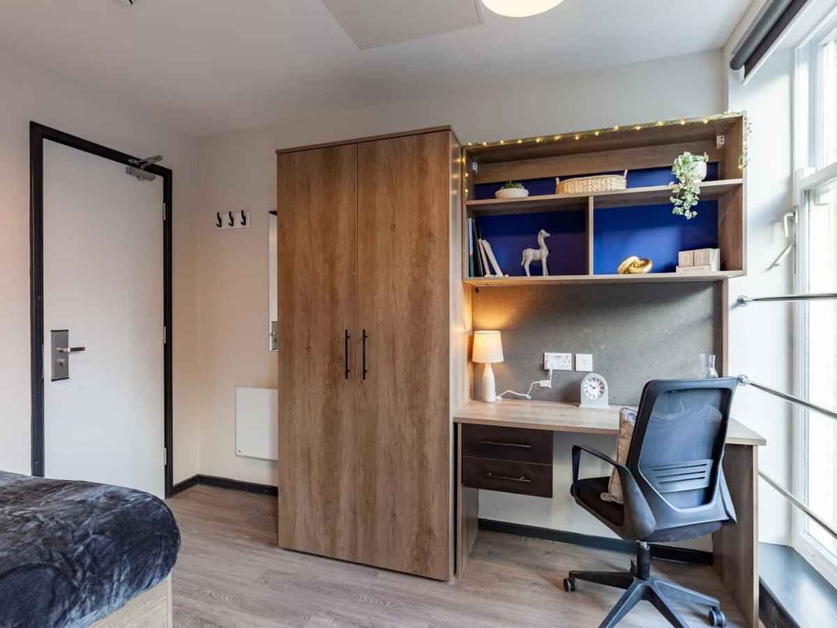 Deluxe Ensuite - Image 3