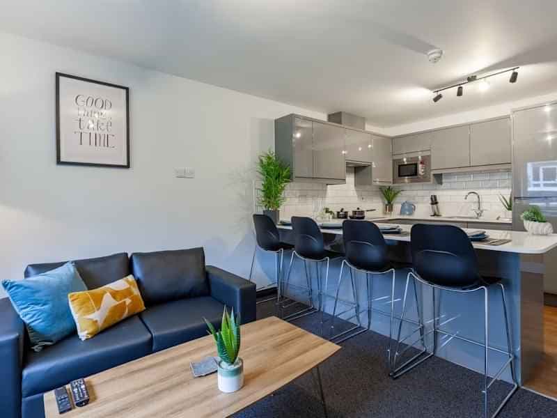 Platinum Suite - Image 2