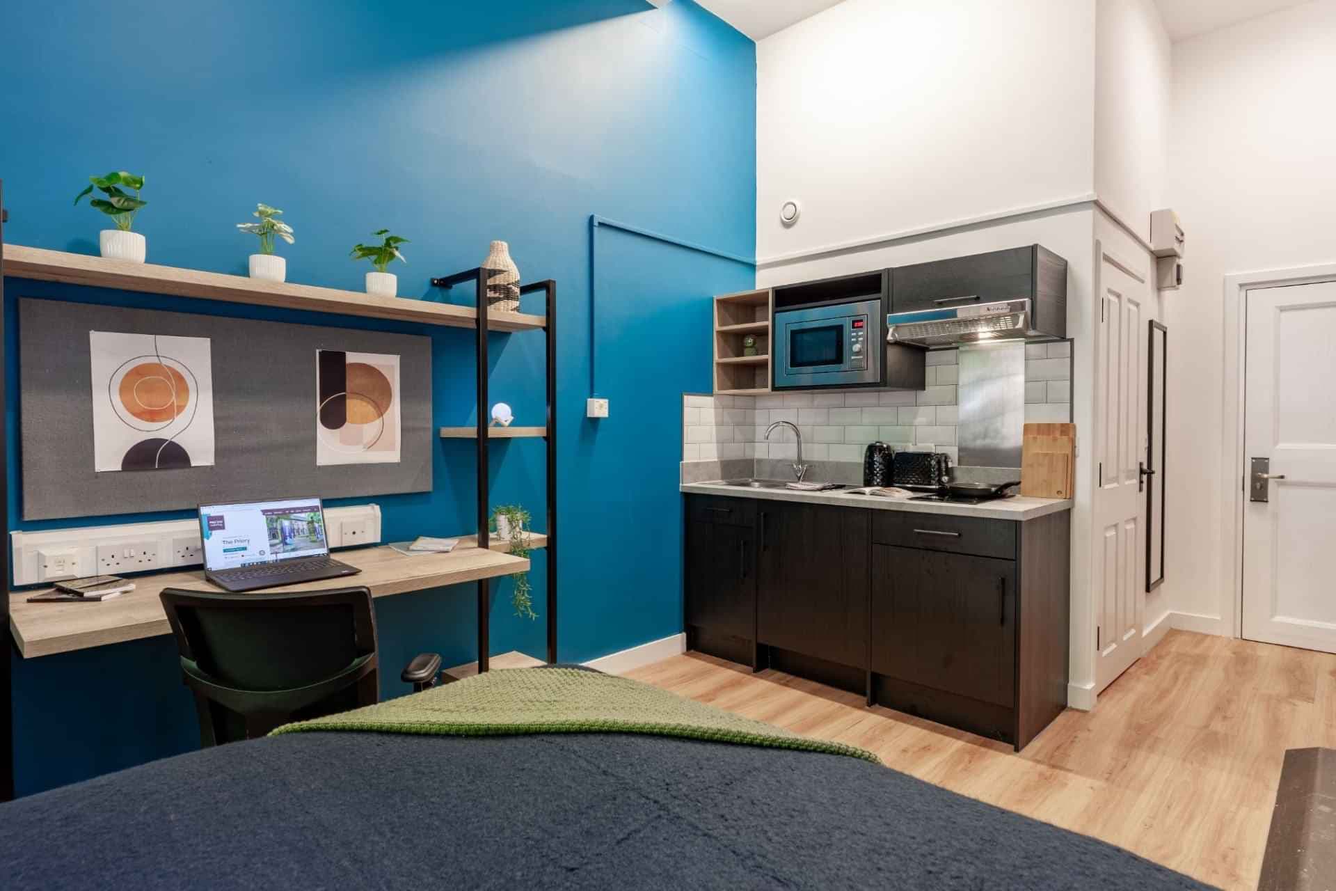 Classic Plus Studio - Image 1