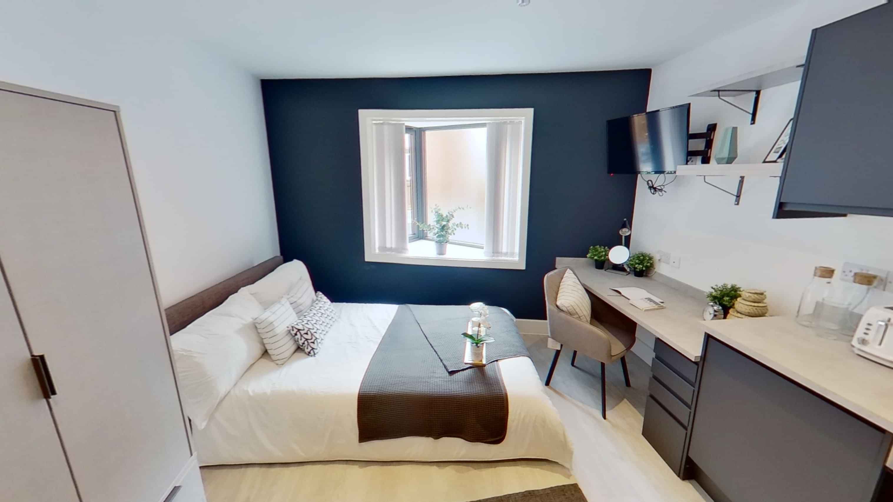 Large Scenic Studio - Image 21