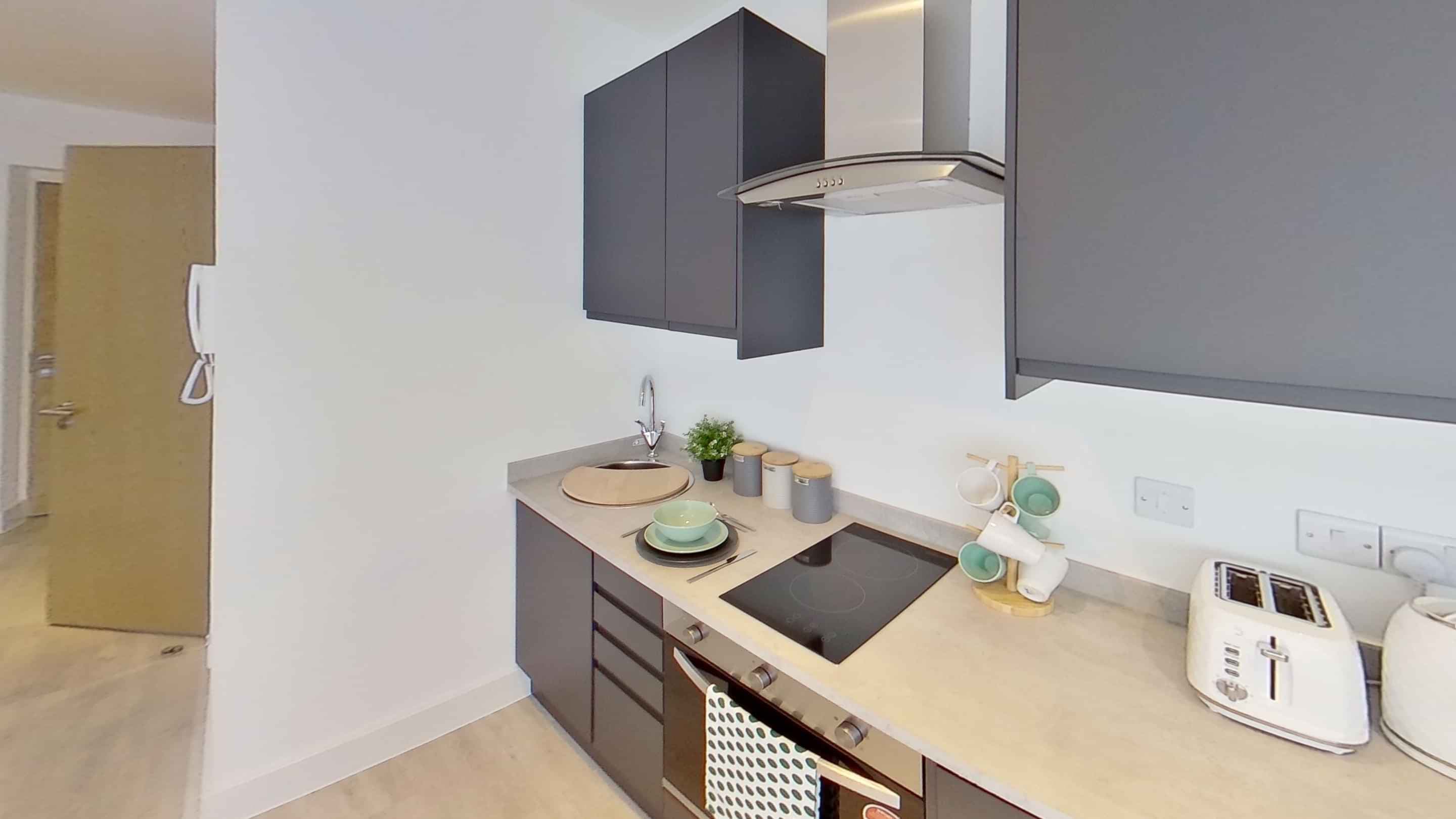 Large Scenic Studio - Image 11