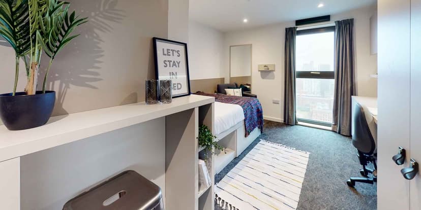 3 Bed Apartment Lower - Image 3