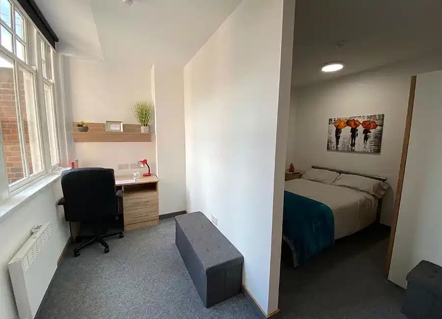 One Bedroom Flat - Image 6