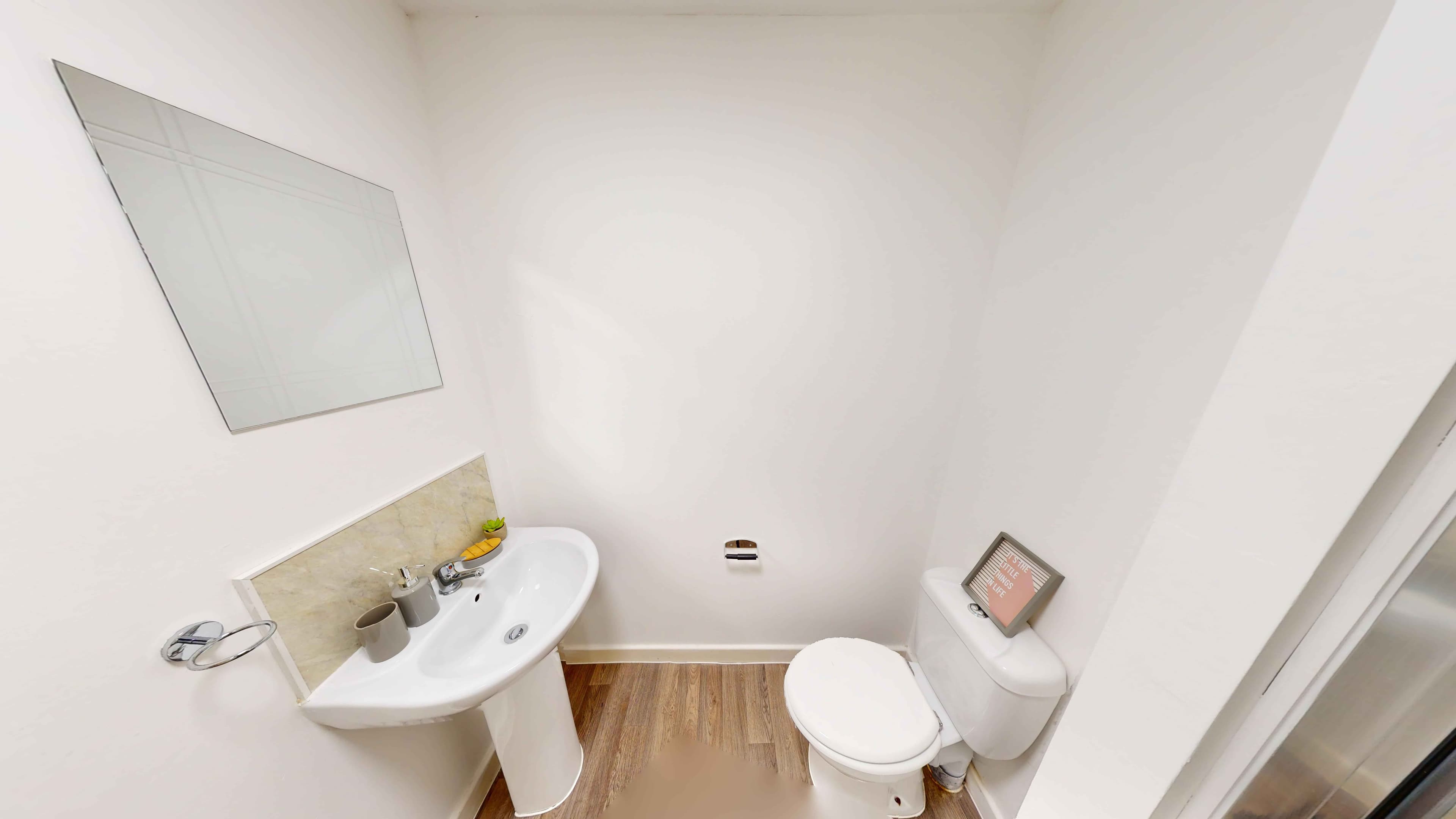  Premium Studio - Image 2