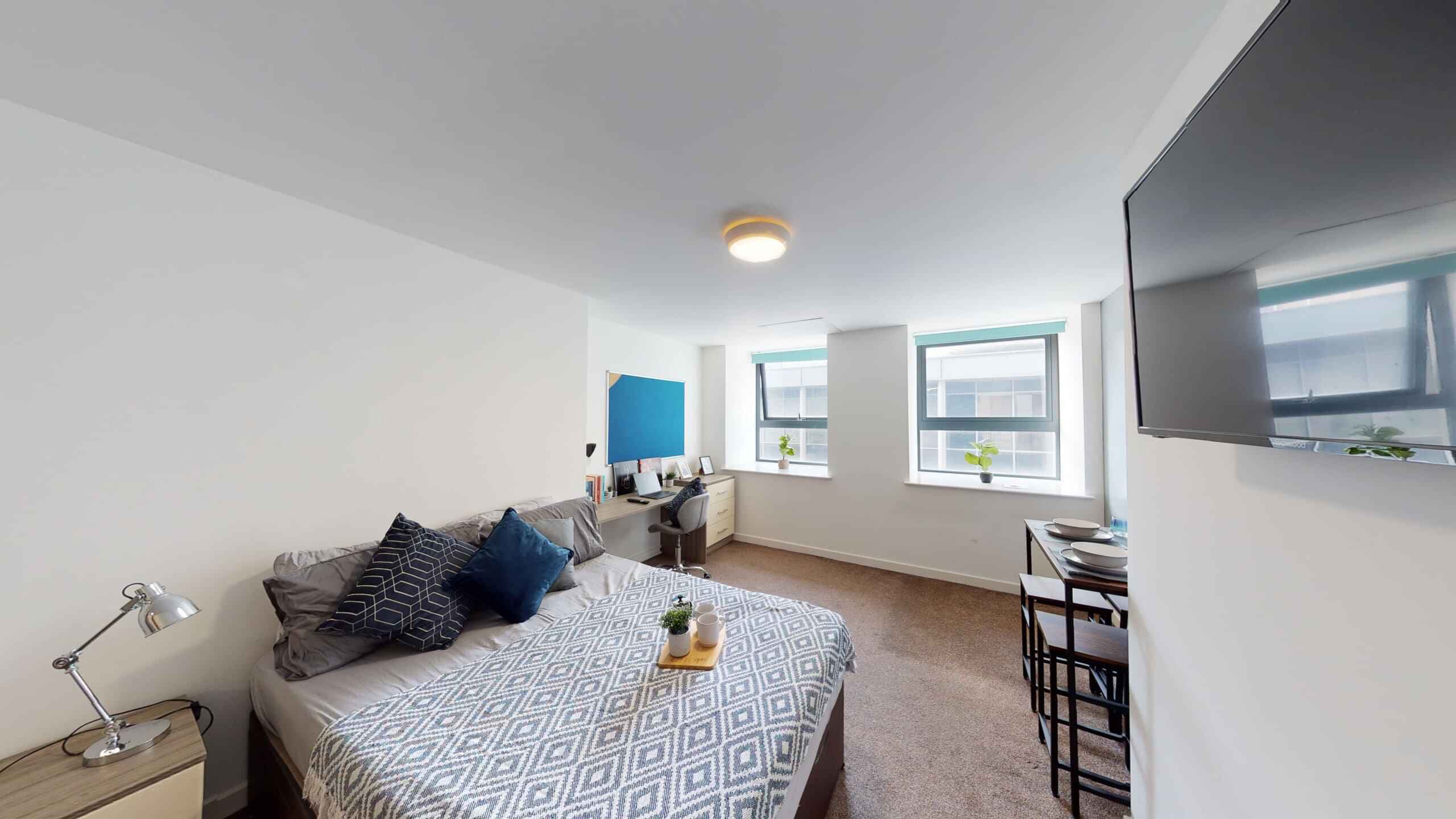 Deluxe Studio - Image 4