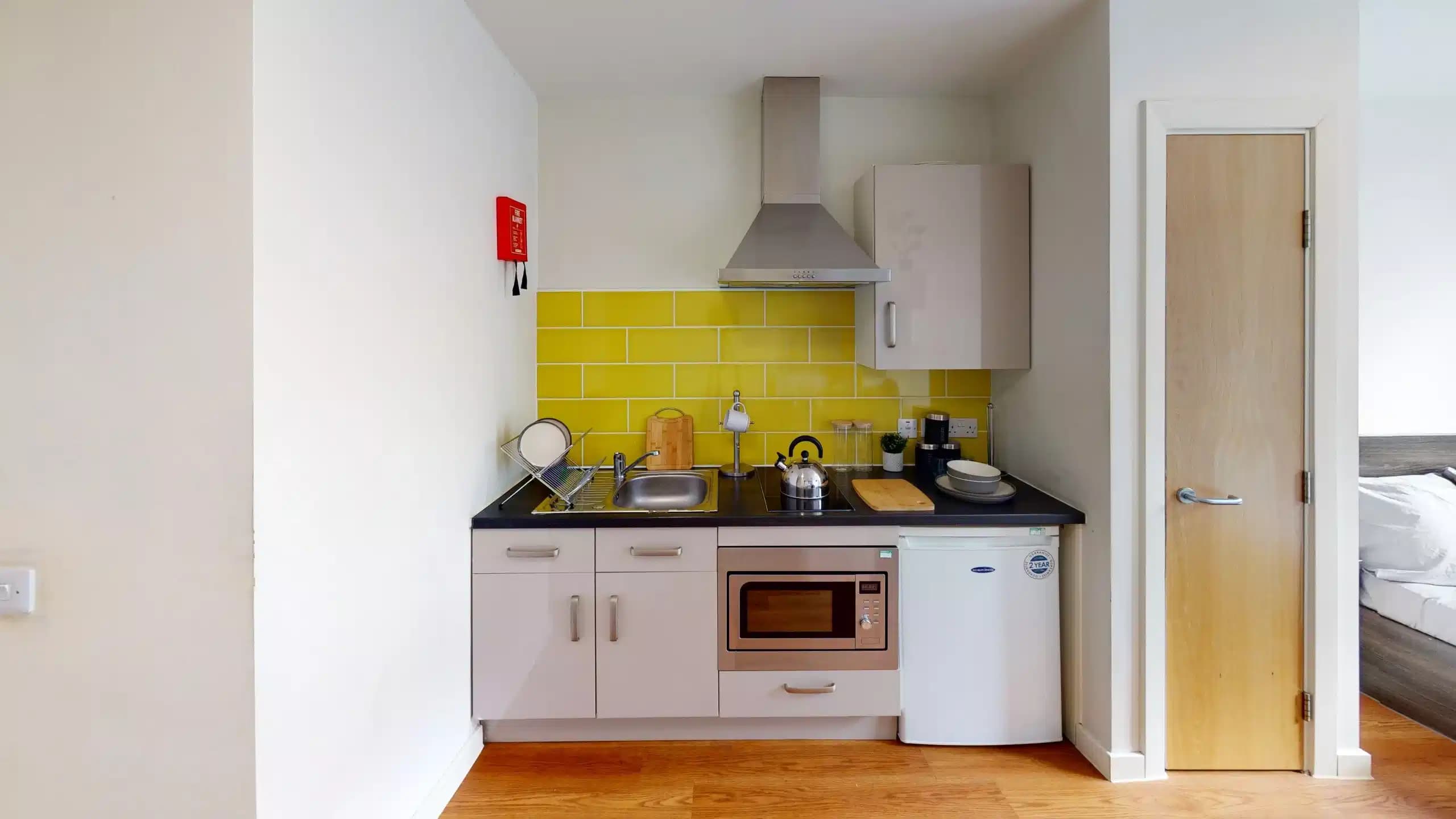 Deluxe Studio - Image 4