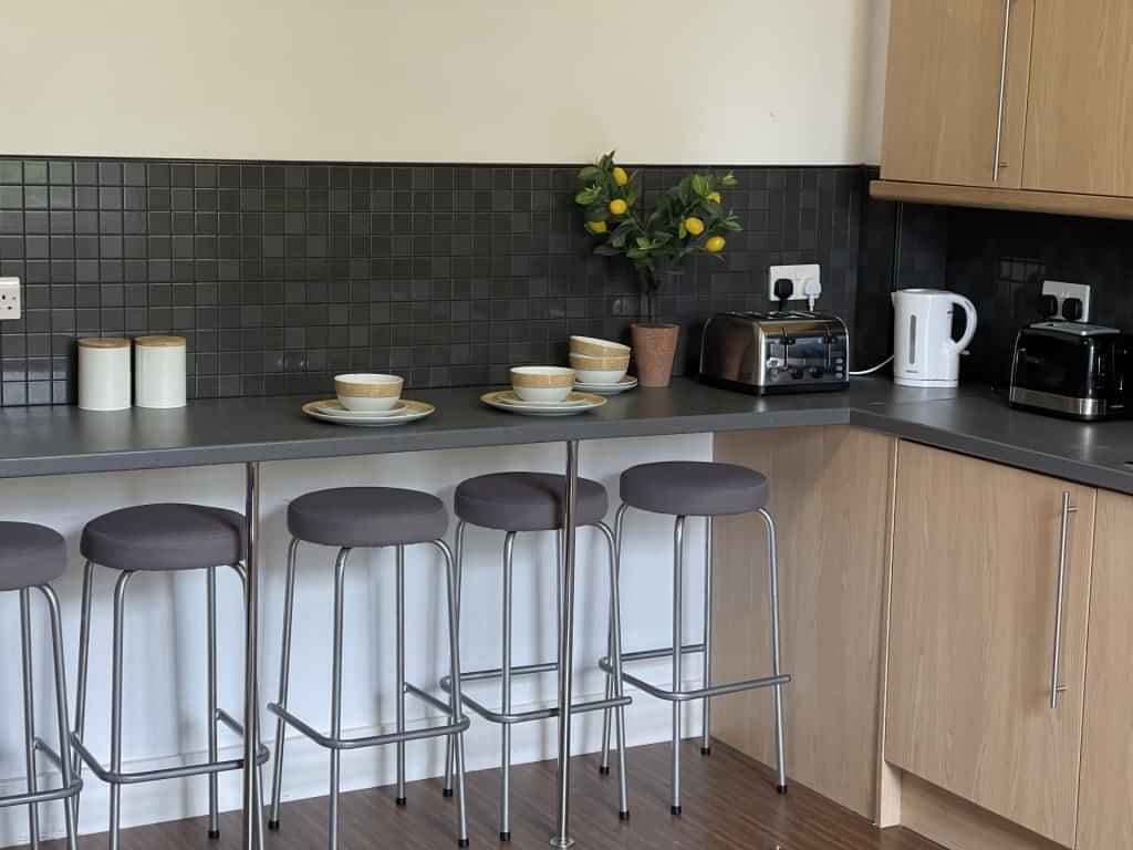 Classic Bedroom - Image 4