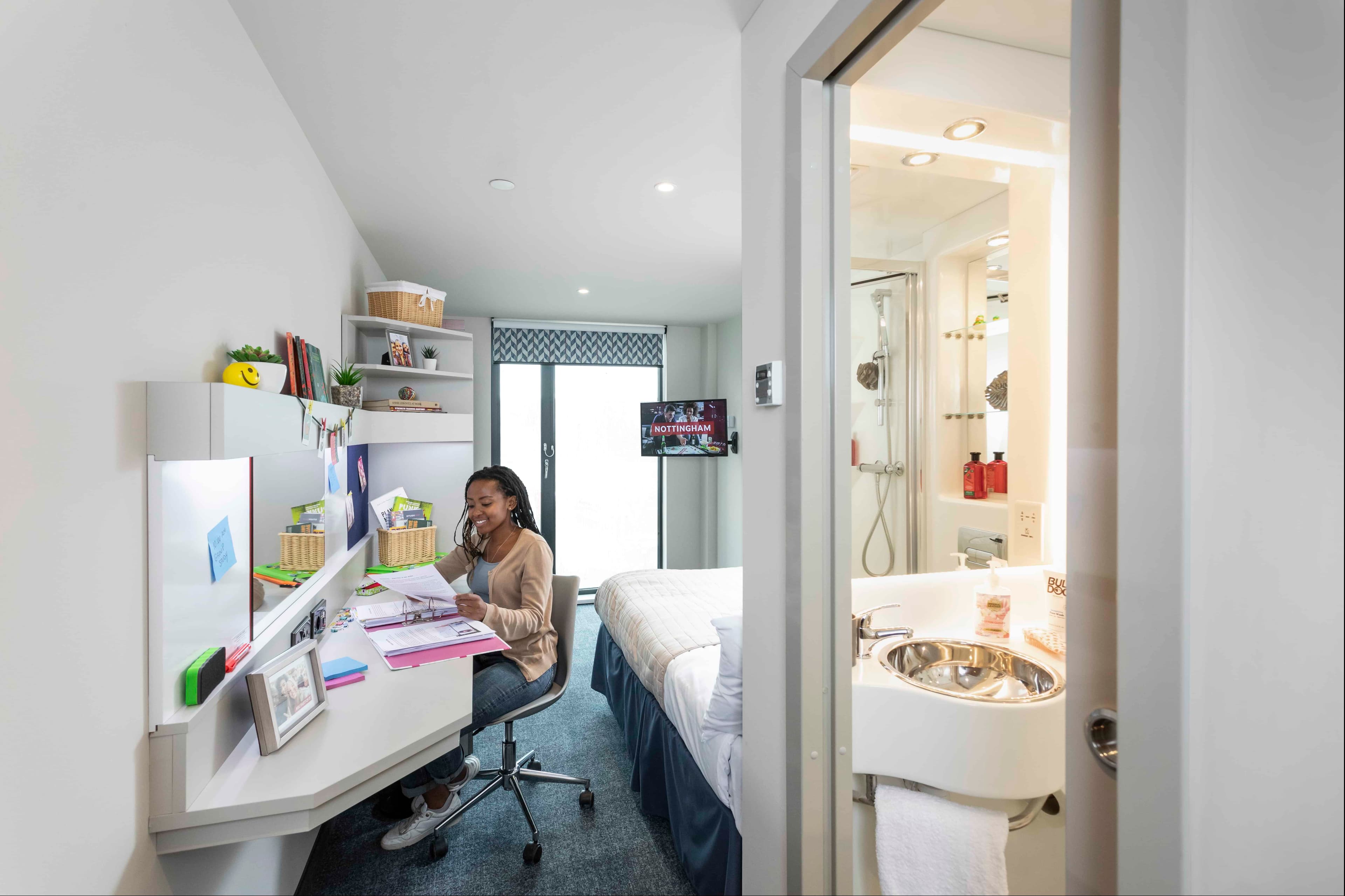 Ensuite Serviced Apartment – Diamond - Image 1