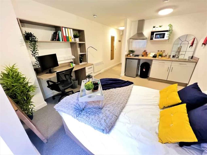 Ground Floor Classic Studio - Image 1