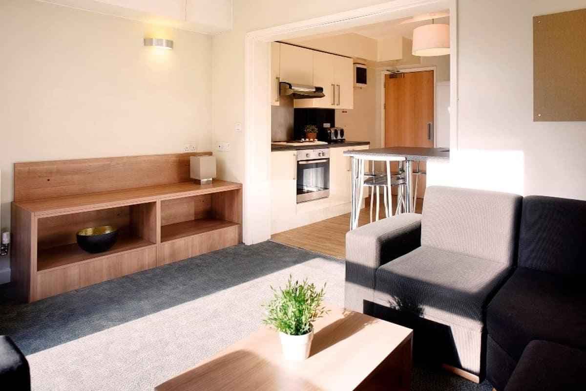 Bronze Ensuite Lower Level - Image 3