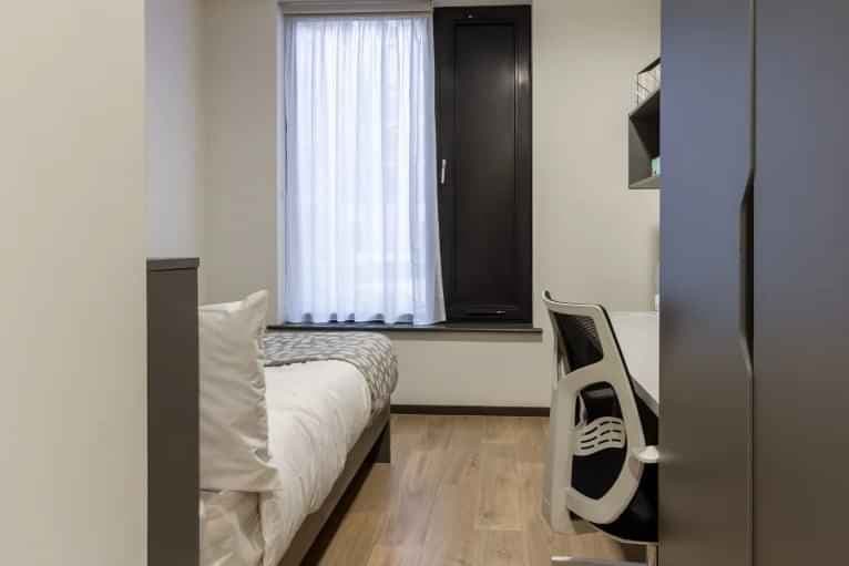 Bronze En Suite 6 Share - Image 4