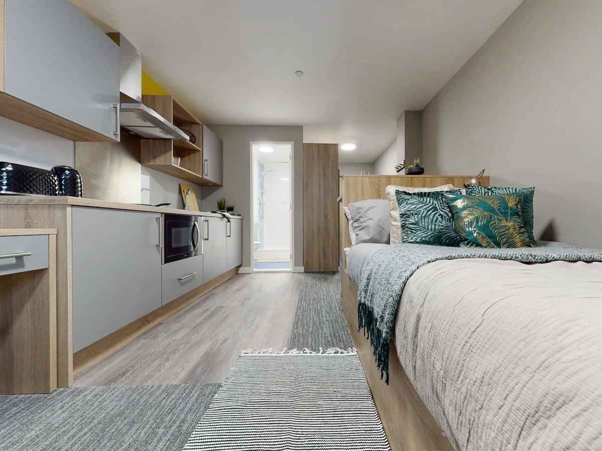 Silver Studio - Image 6