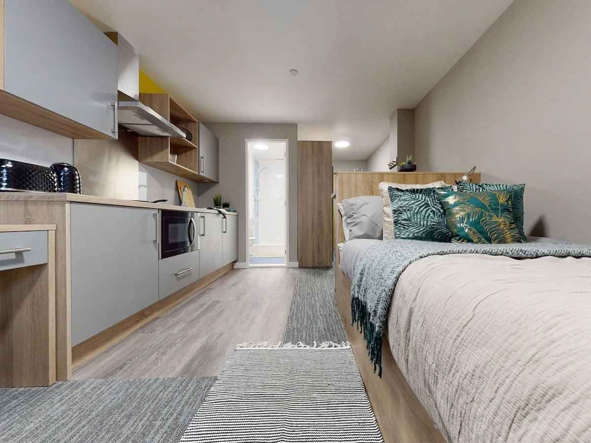 Bronze Club Studio - Image 6