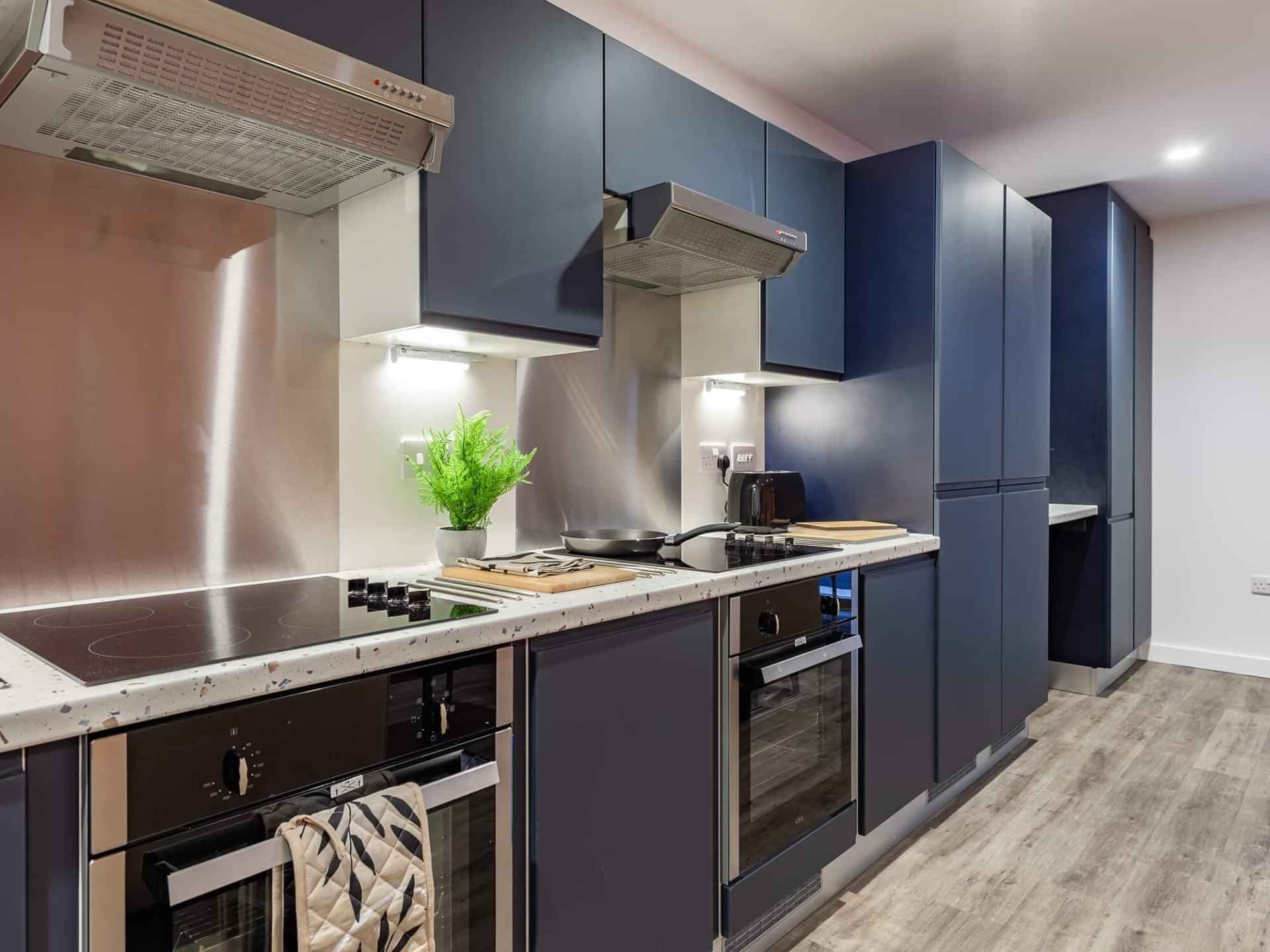 Deluxe Ensuite - Image 10