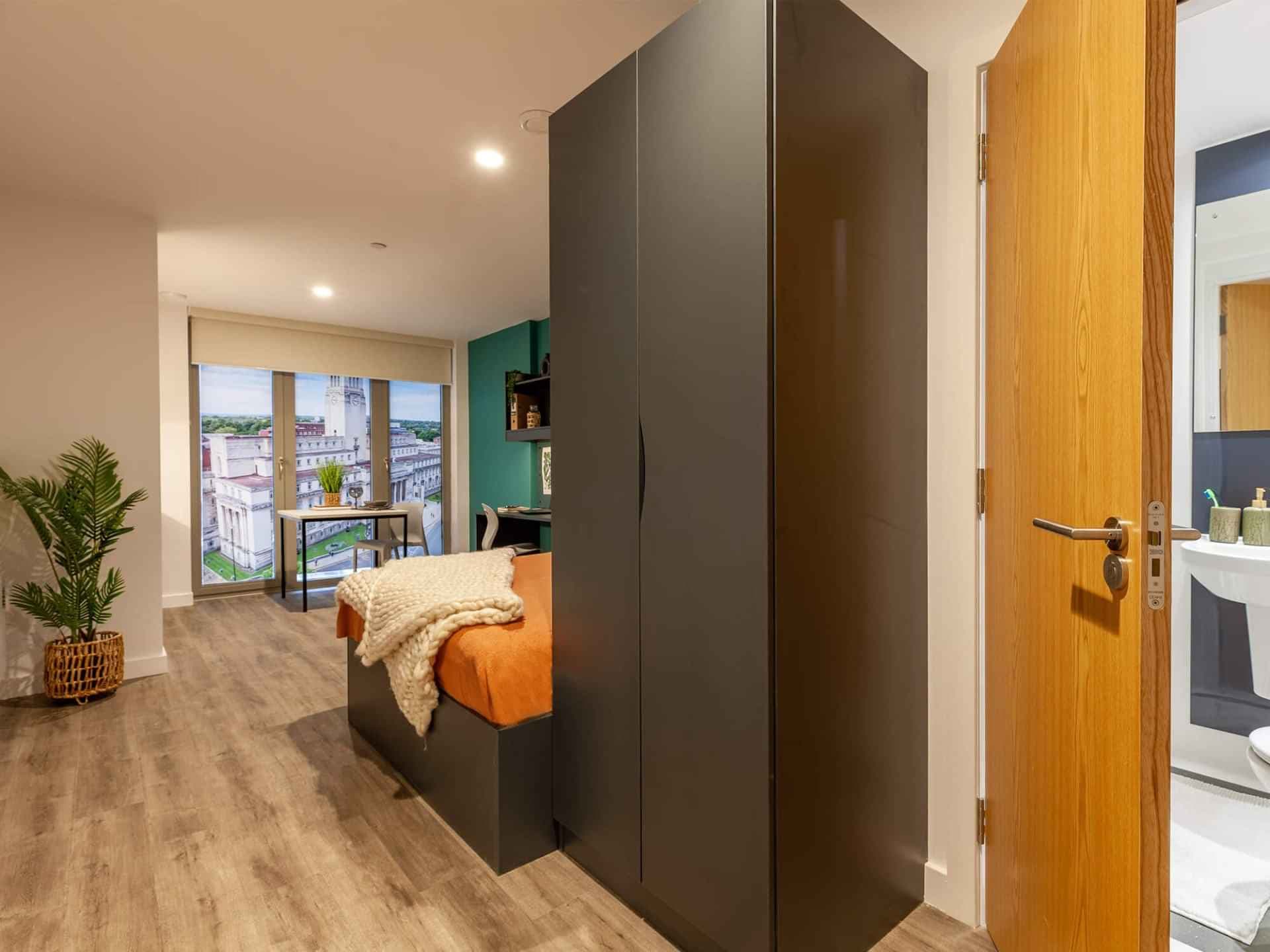 Deluxe Studio - Image 3