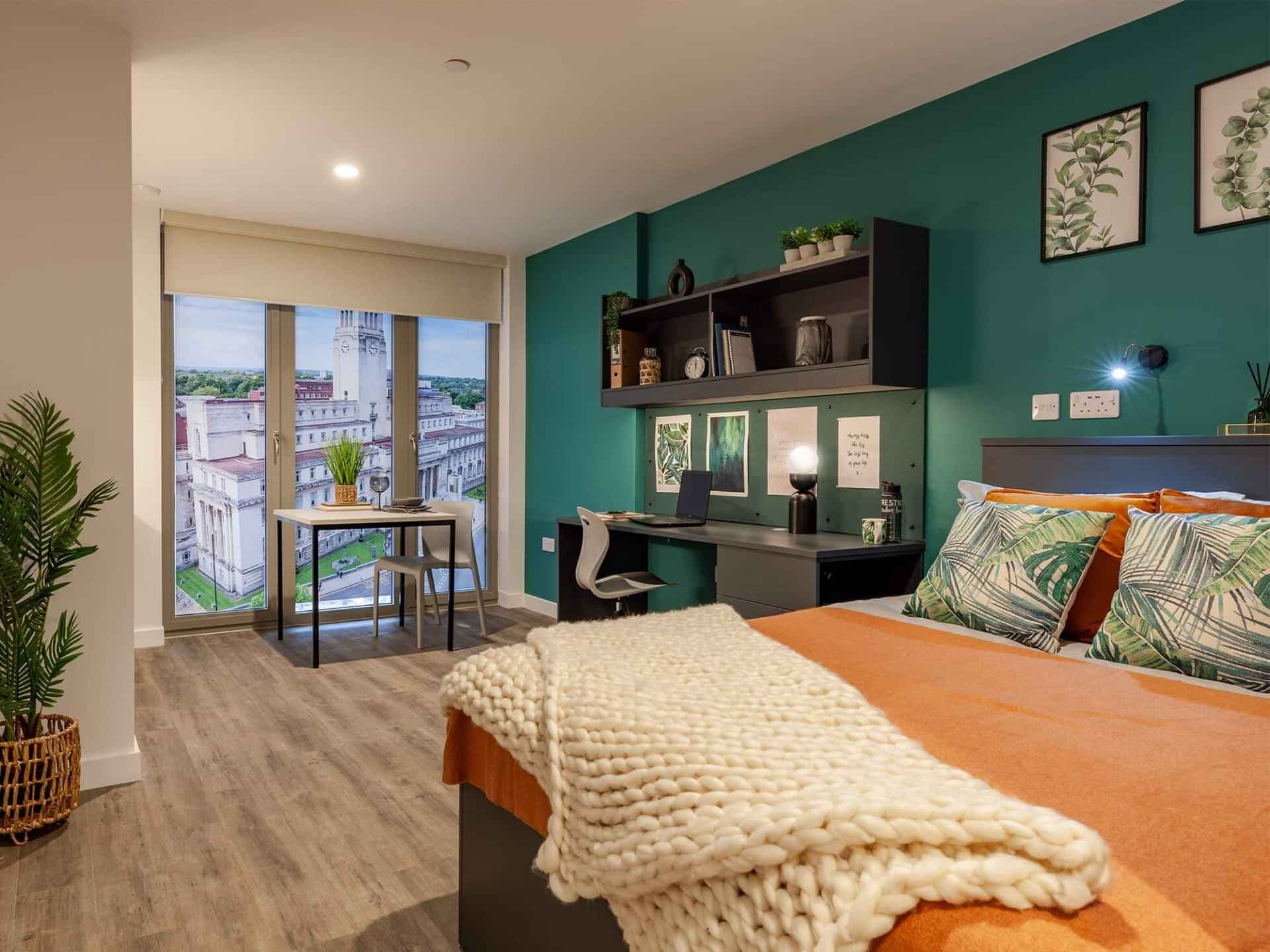 Deluxe Studio - Image 1