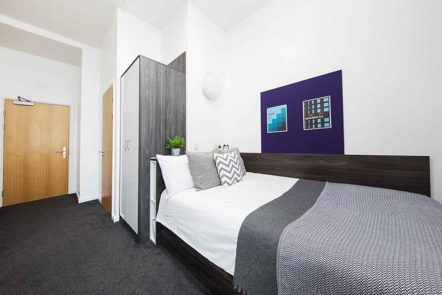 Premium Range 1 Accessible Studio - Image 1