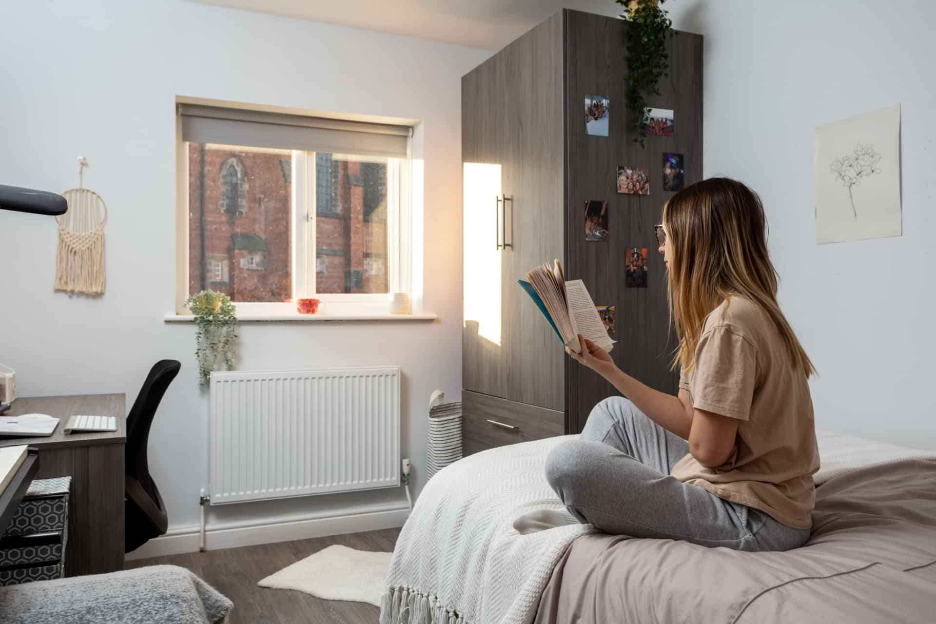 Two Bed Flat - Image 5