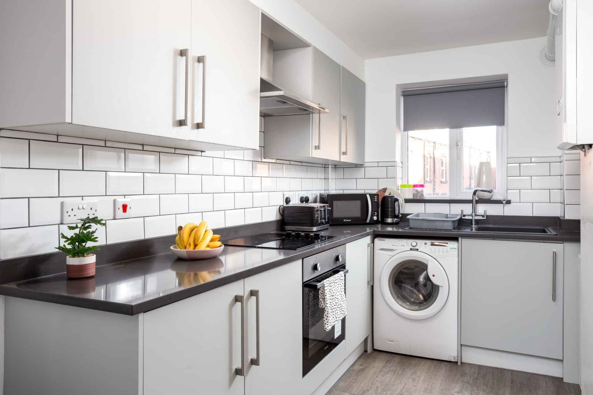 Two Bed Flat - Image 3