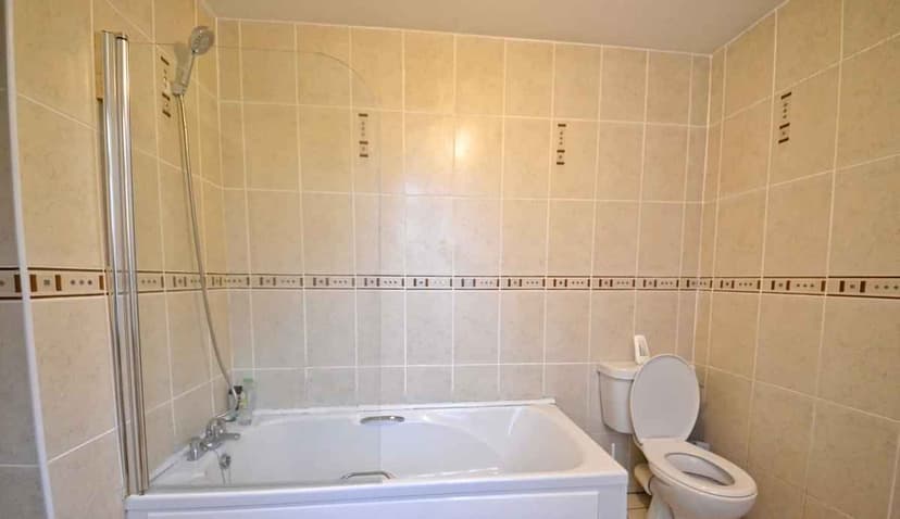 Single Room - Image 2