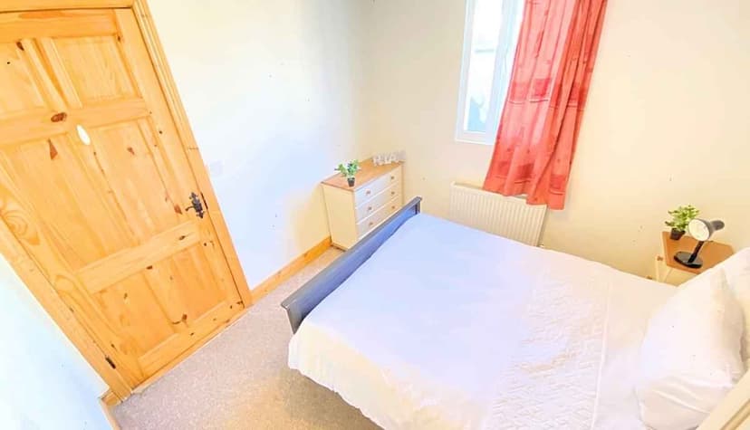 Single Room With Double Bed - Image 13