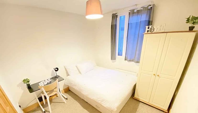 Single Room With Double Bed - Image 6