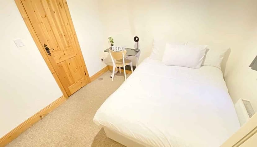 Single Room With Double Bed - Image 8