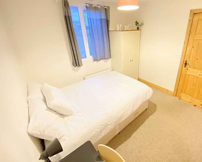 Single Room With Double Bed - Image 7