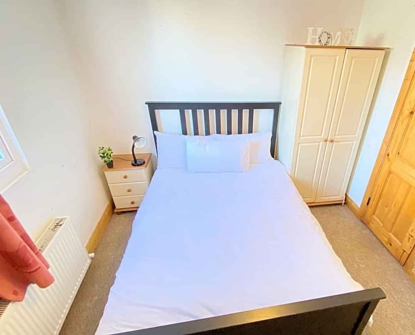 Single Room With Double Bed - Image 12