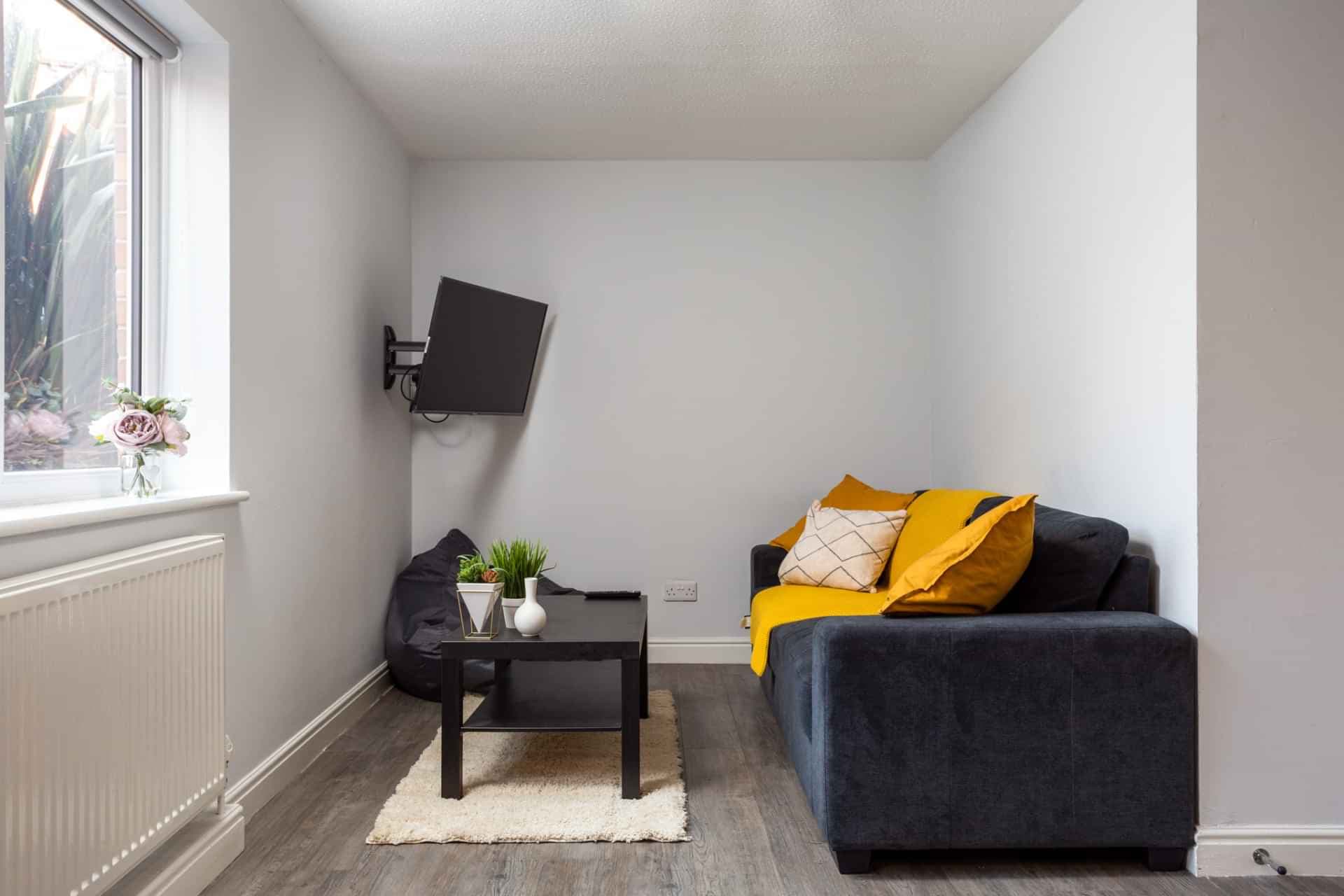 Five Bed Flat - Image 9