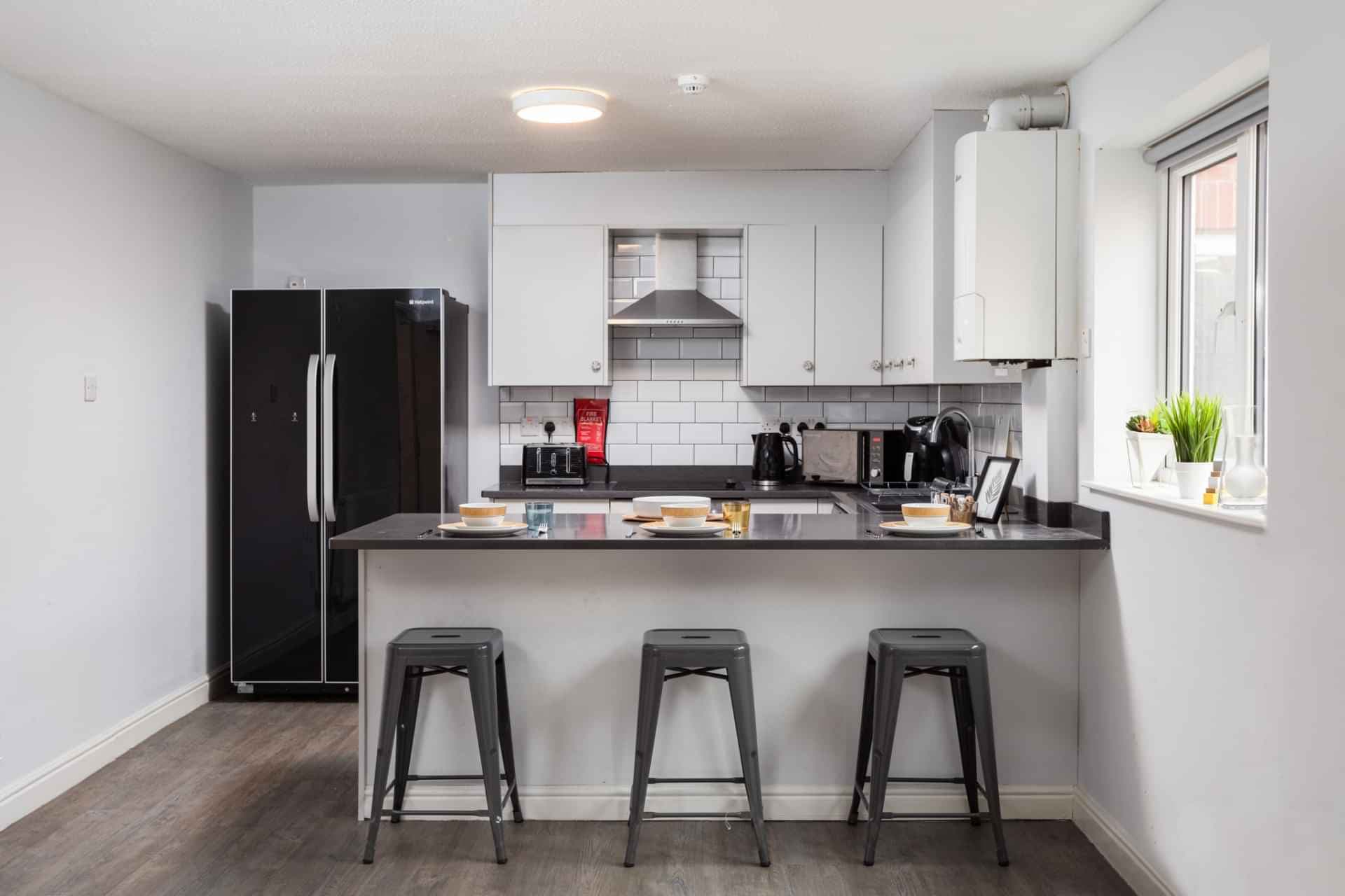 Five Bed Flat - Image 8