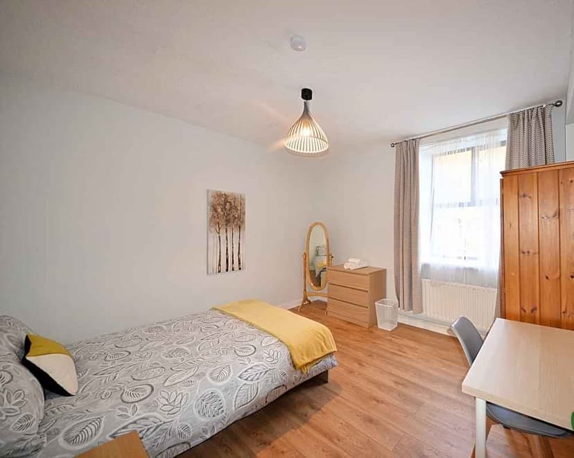 Double Room - Image 2