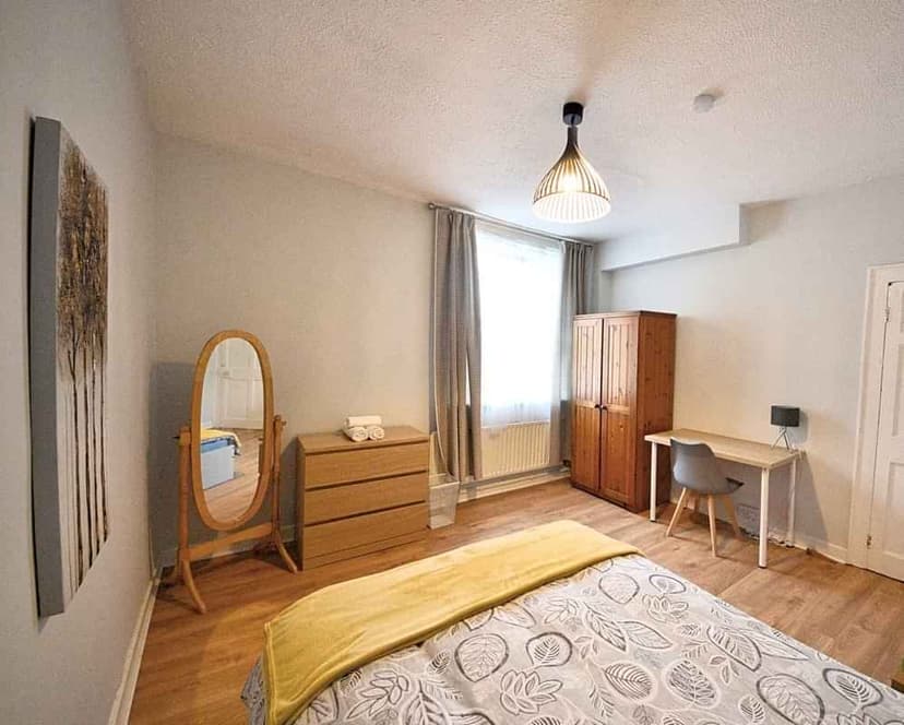 Double Room - Image 3