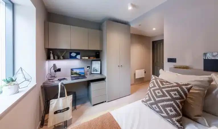 4 Bed Premium Ensuite - Image 1