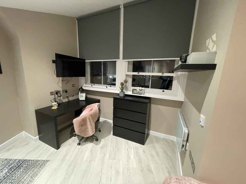 Superior Studio Flat - Image 18
