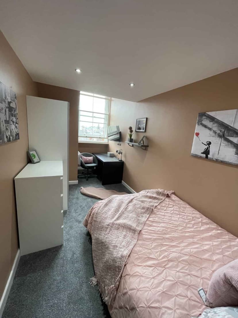 2 Bed Flat Bedroom - Image 16
