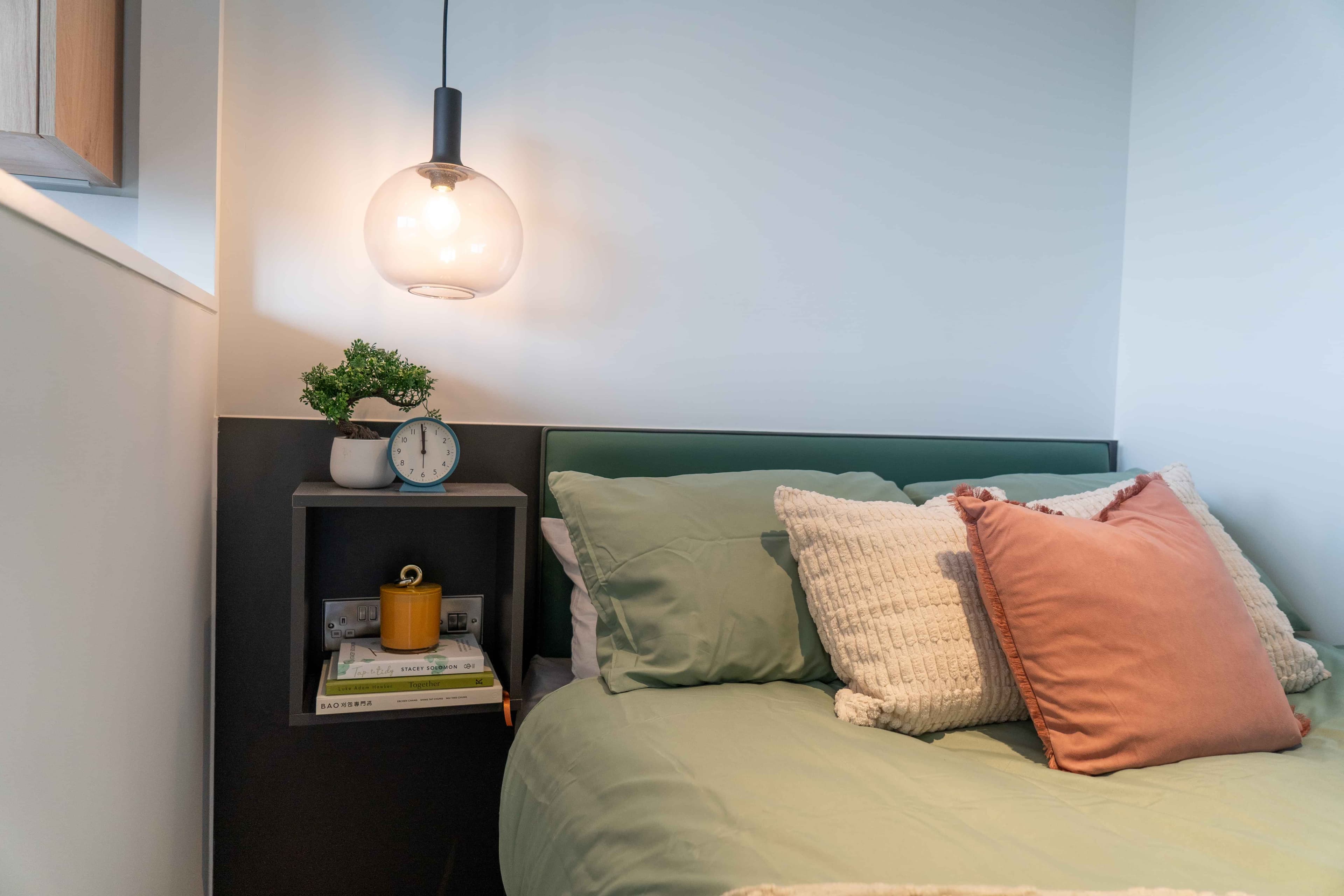 Medium Studio Apartment - Image 5