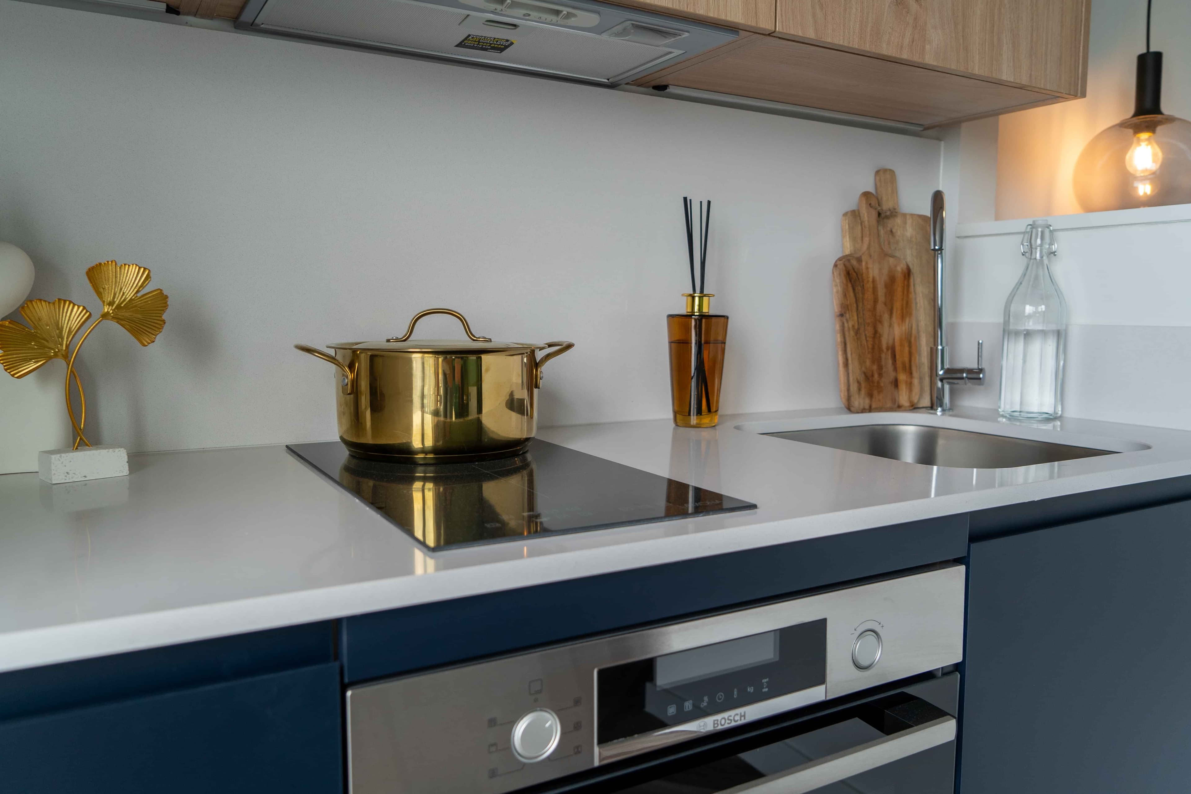 Medium Studio Apartment - Image 19