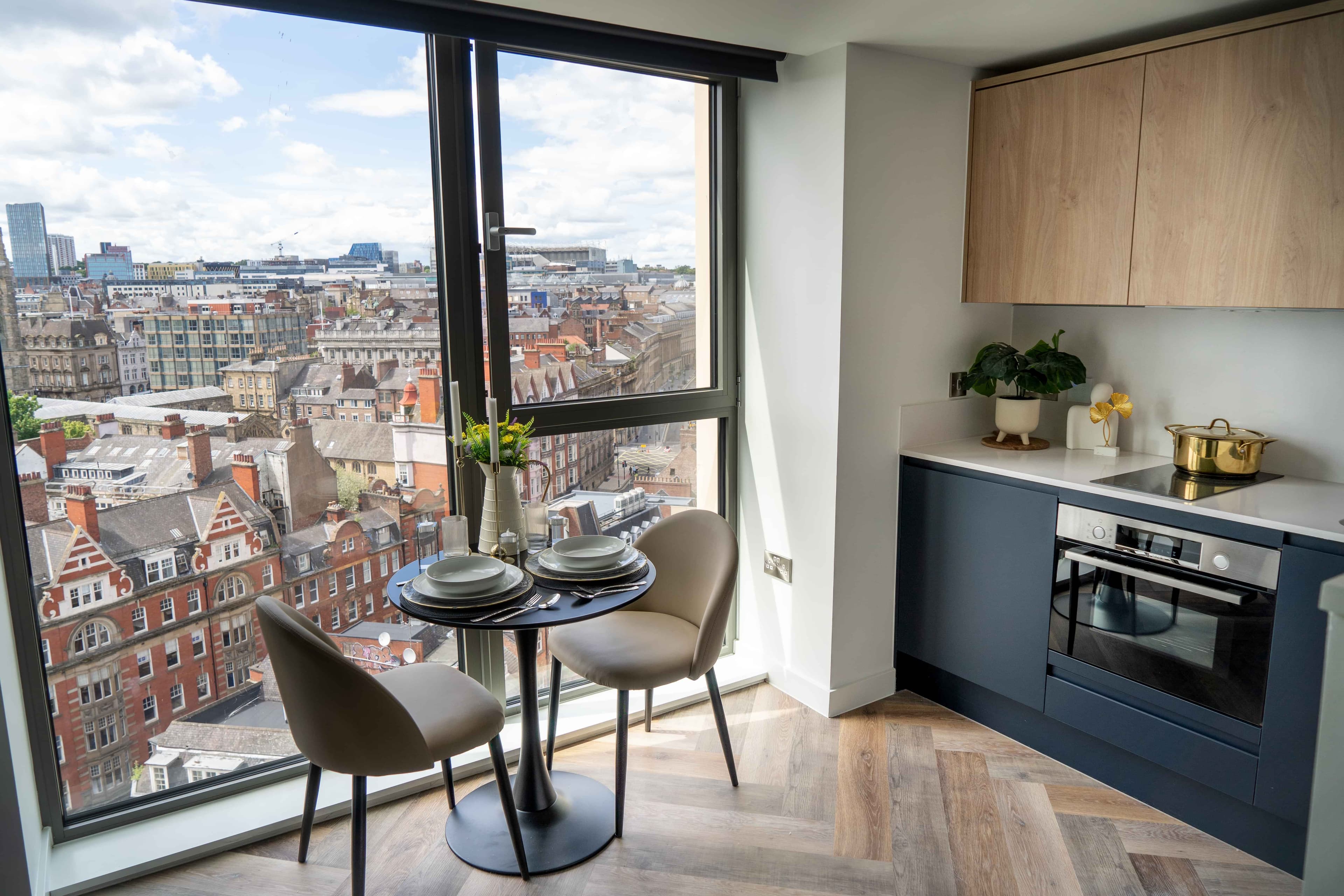 Medium Studio Apartment - Image 14