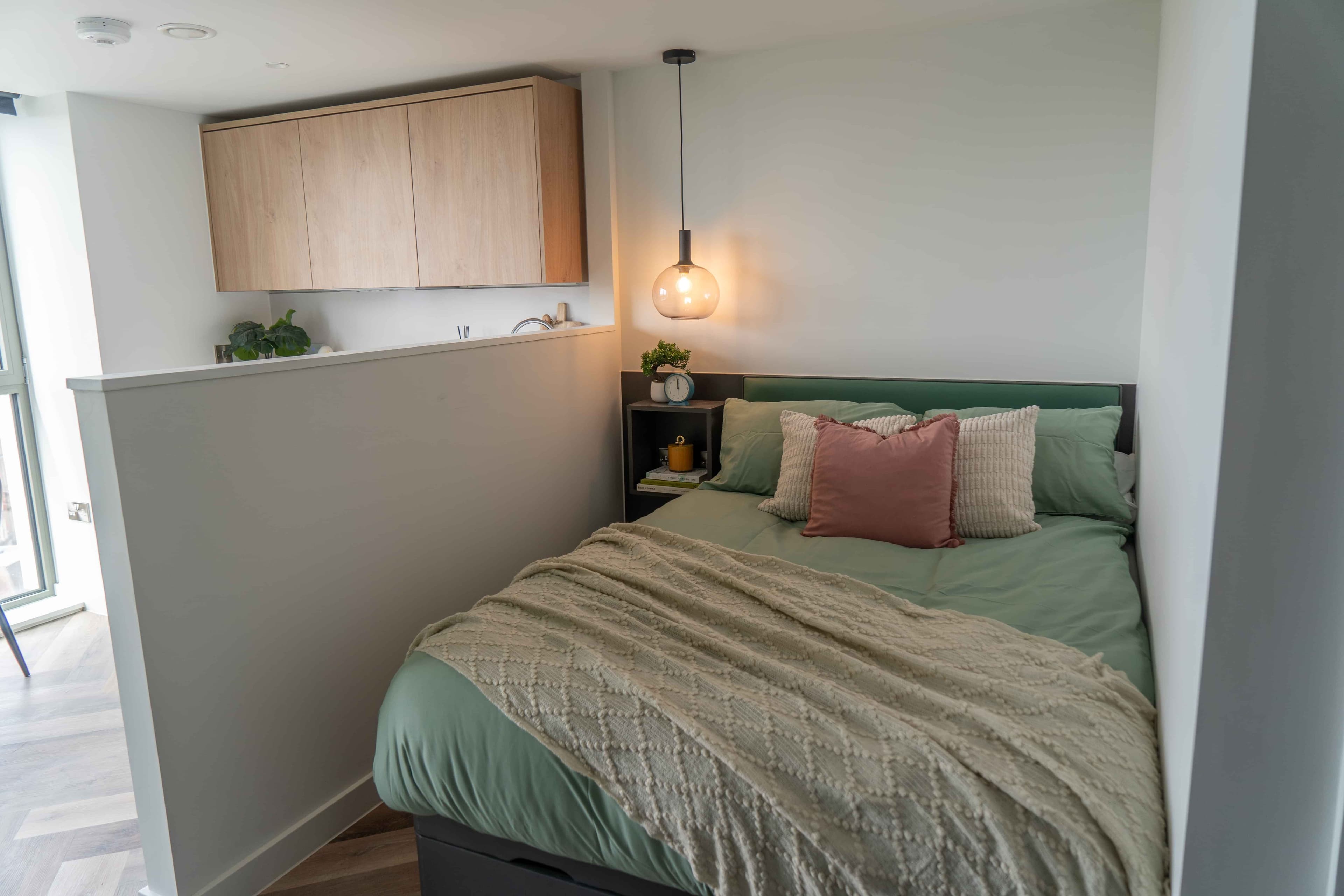 Medium Studio Apartment - Image 24