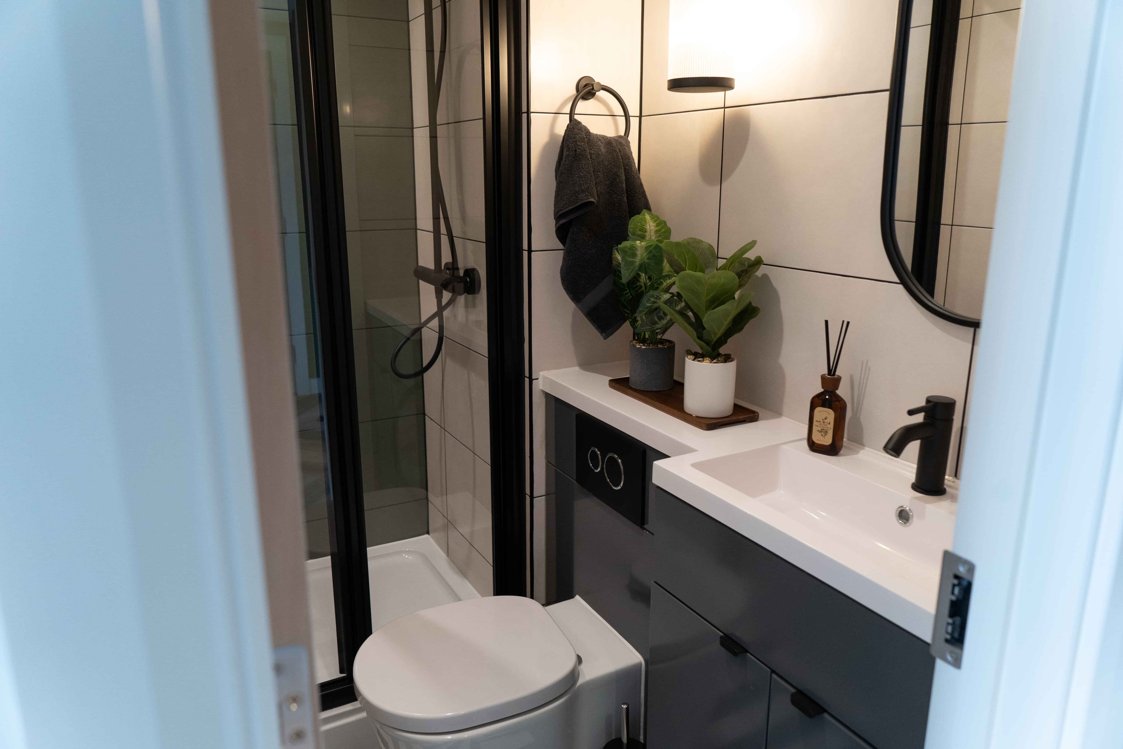 Medium Studio Apartment - Image 2