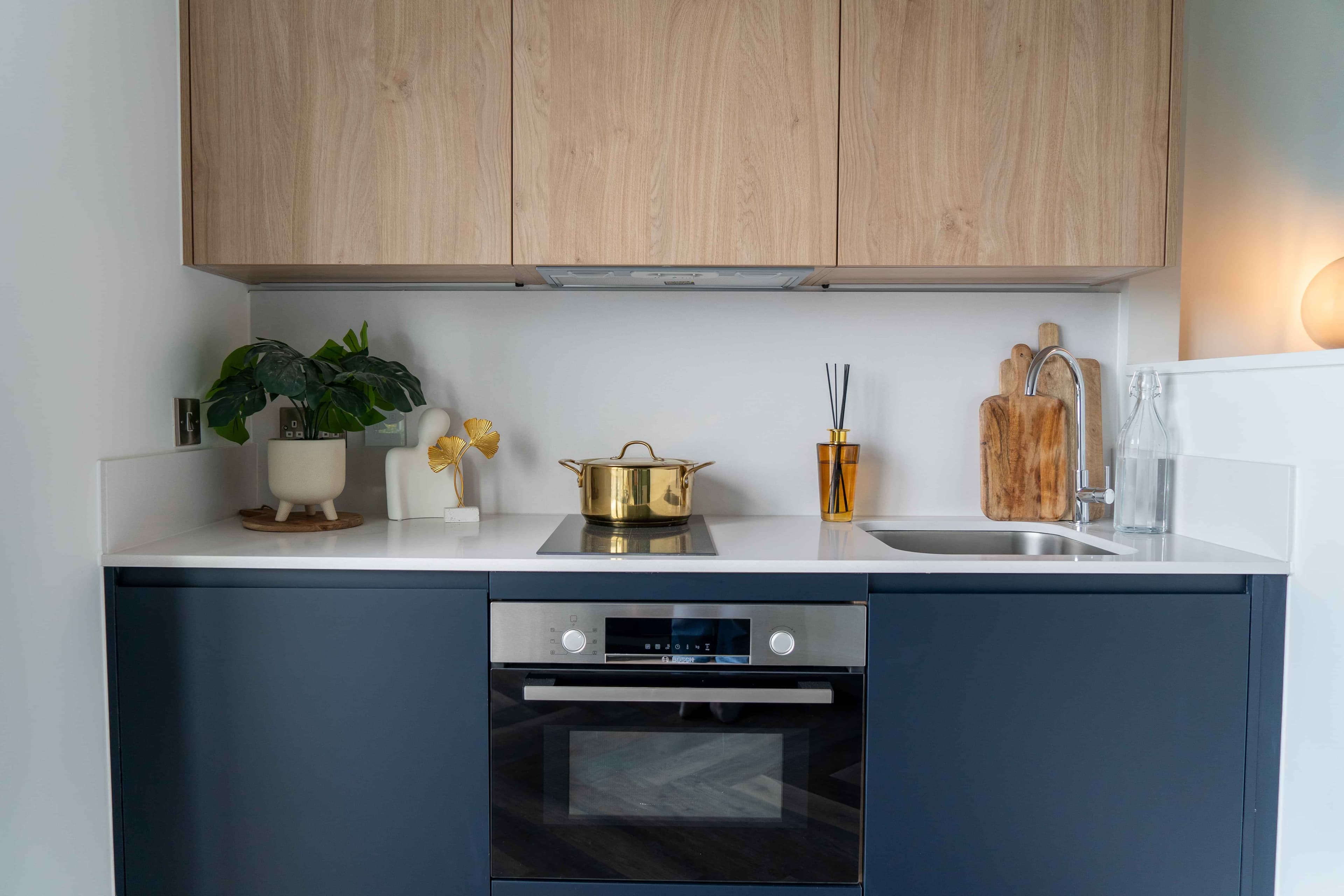 Medium Studio Apartment - Image 18