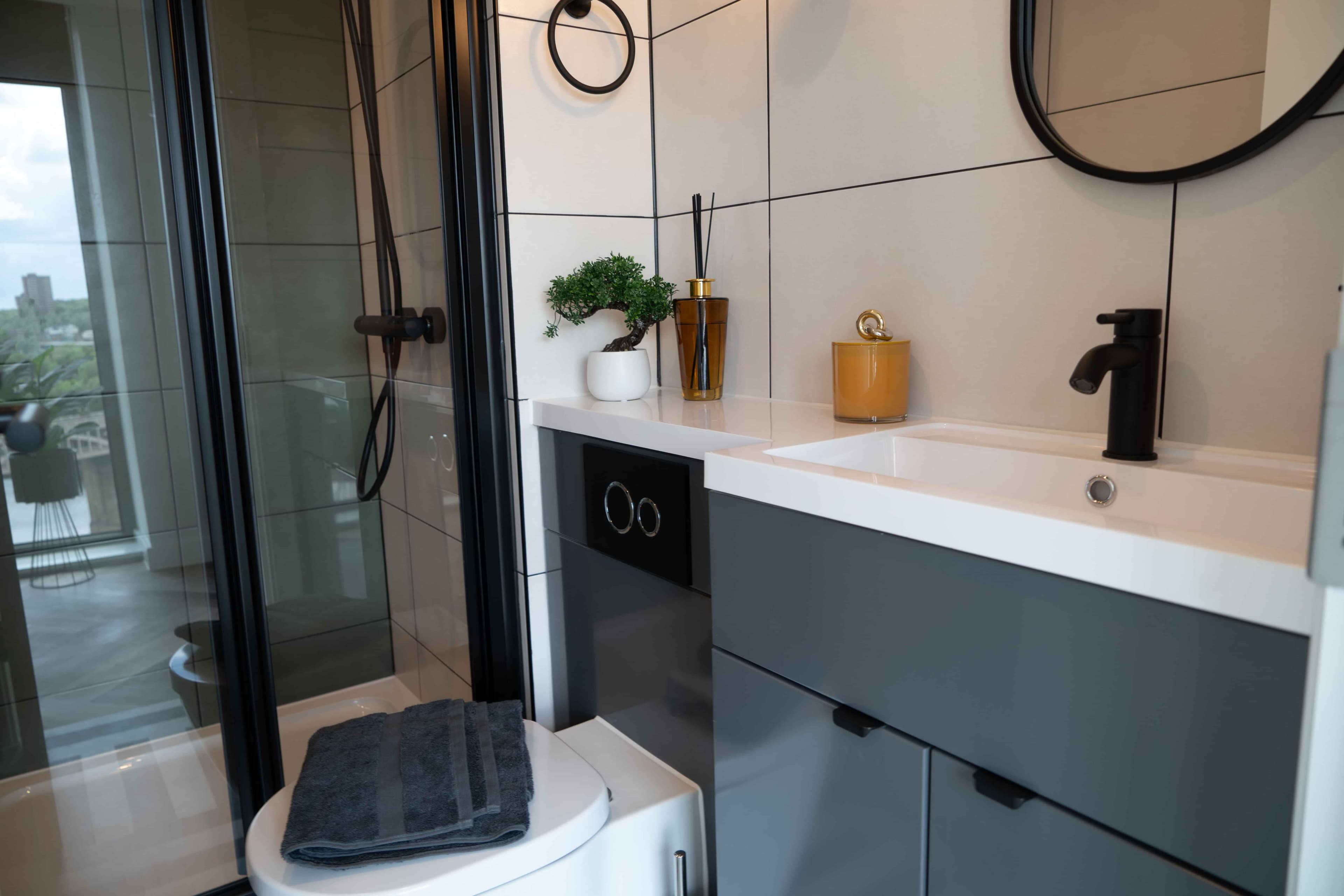 Large Studio Apartment - Image 13