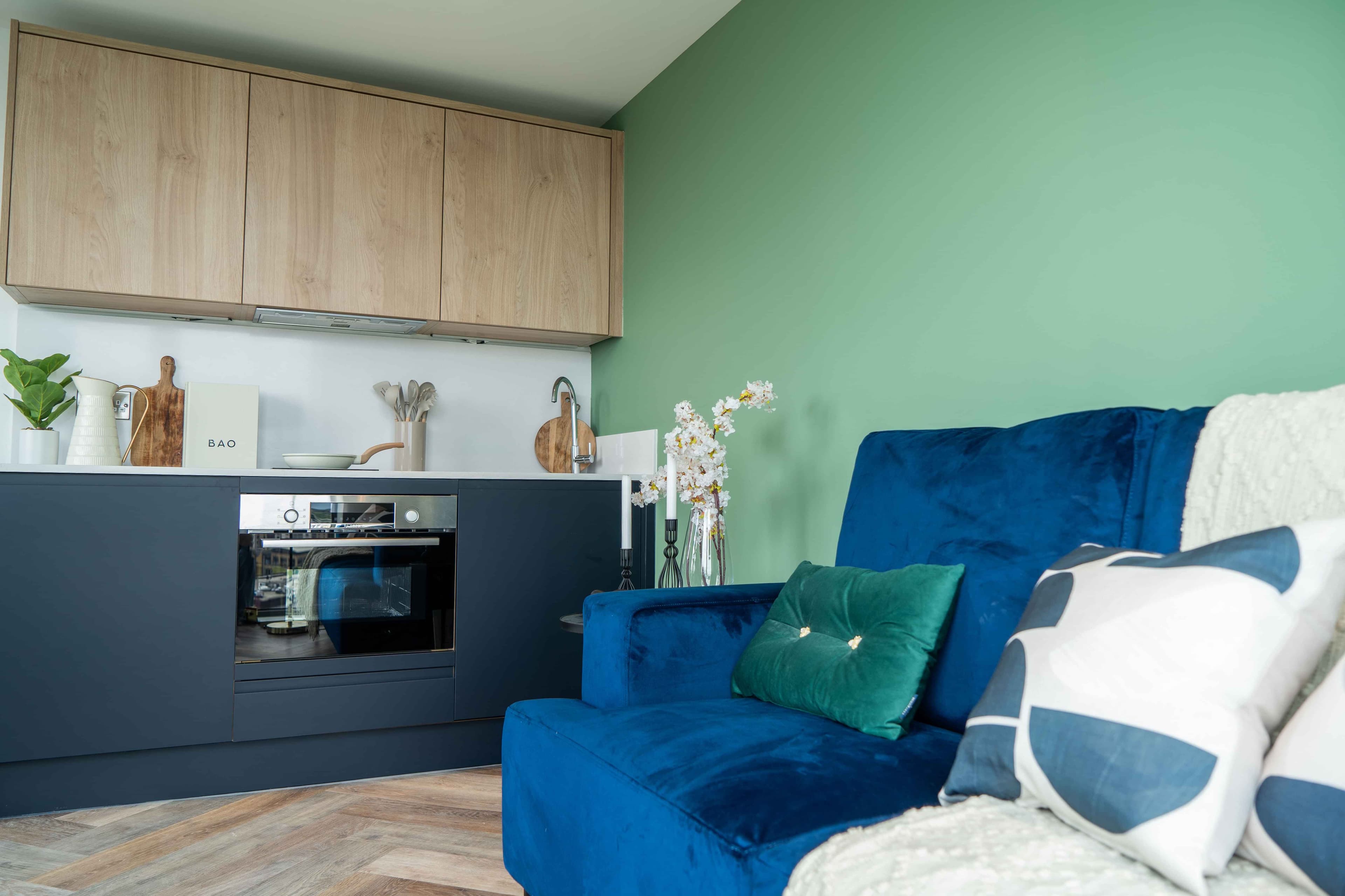 Large Studio Apartment - Image 30