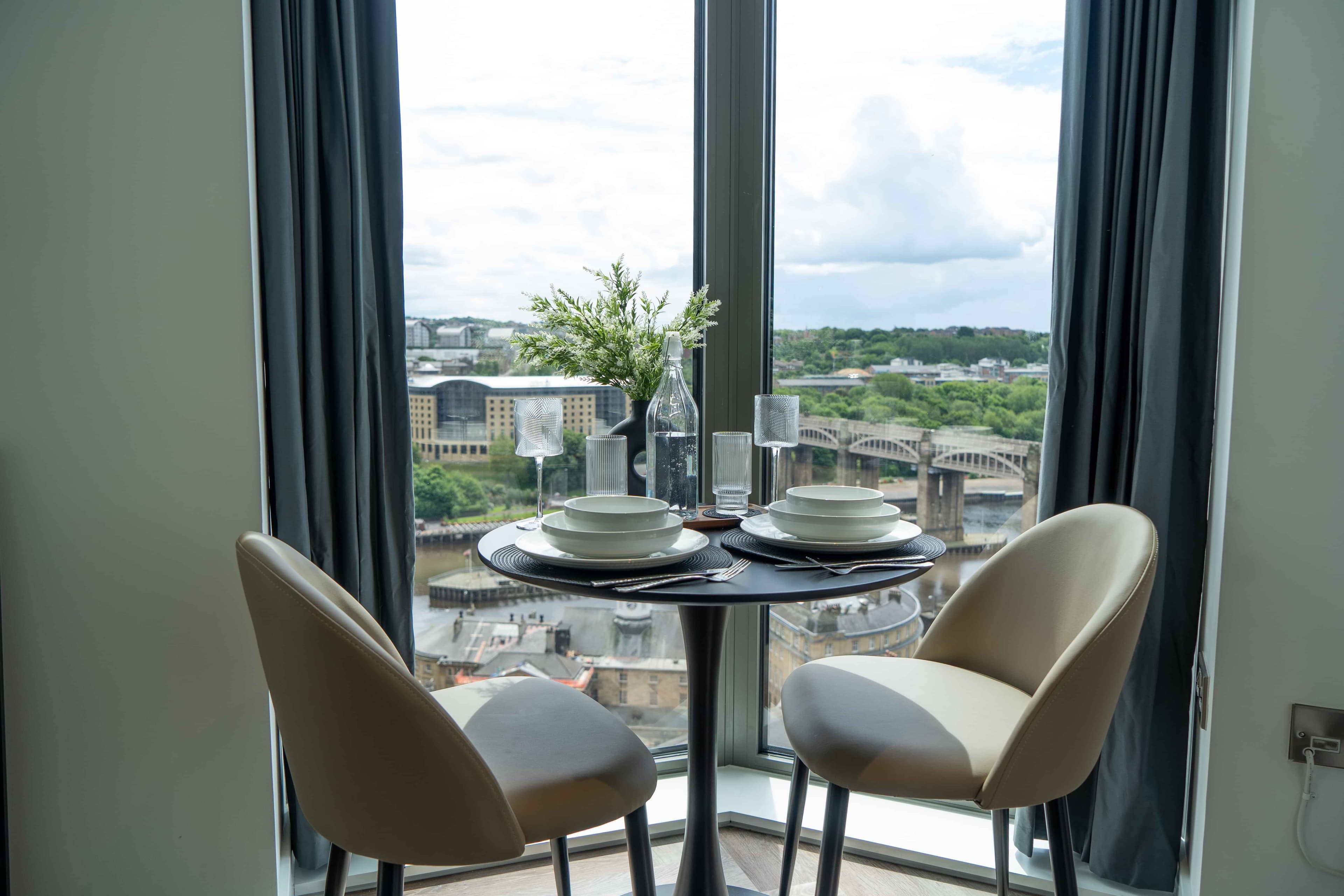 Large Studio Apartment - Image 21