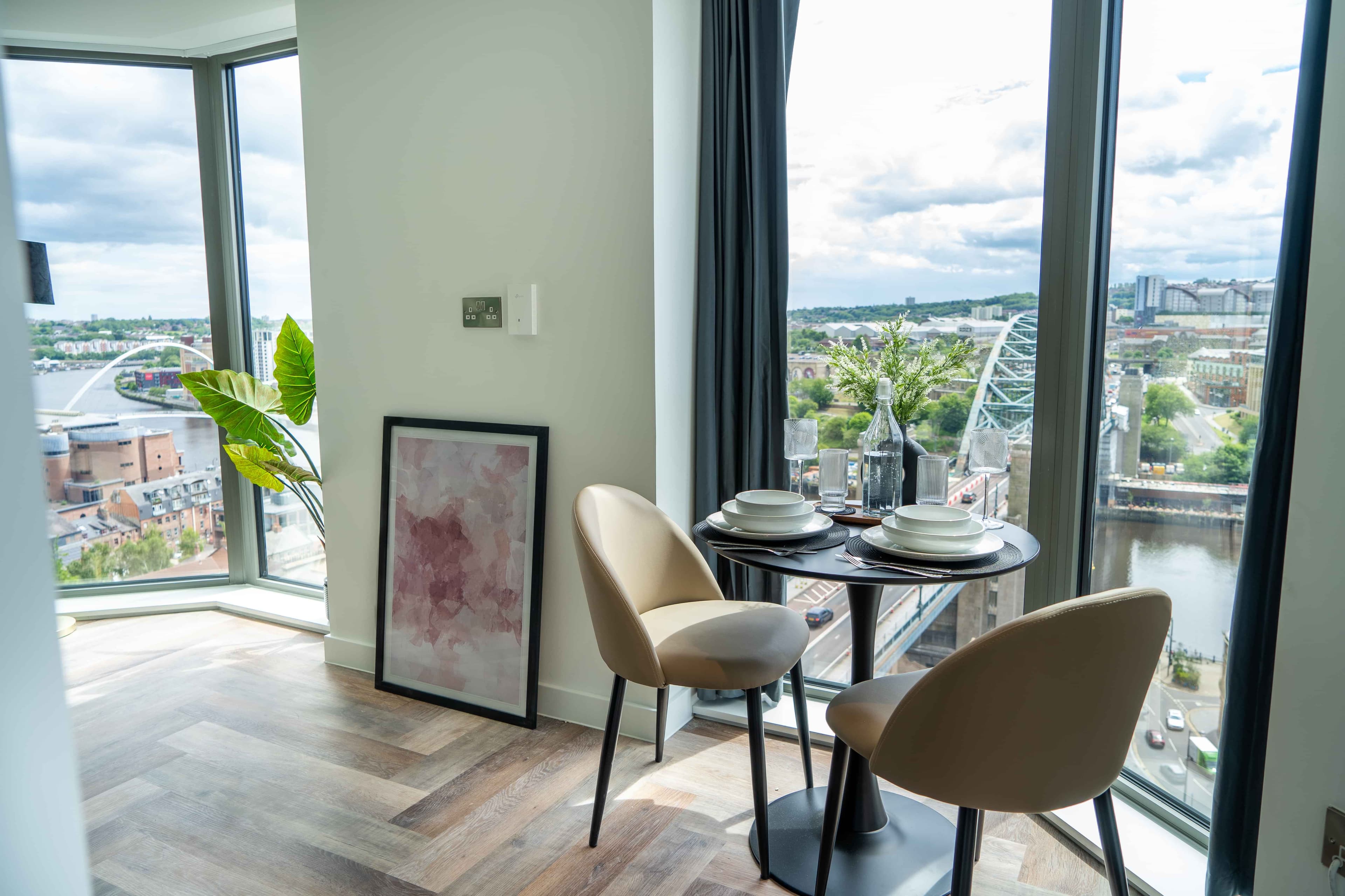 Large Studio Apartment - Image 19